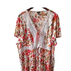Torrid Floral Blouse Crochet Trim Cap Slv V-Neckline Tie Cl Relaxed Fit Size 4XL